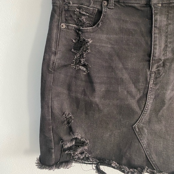 American Eagle Curvy Hi Rise Black Distressed Denim Mini Skirt - Picture 4 of 10